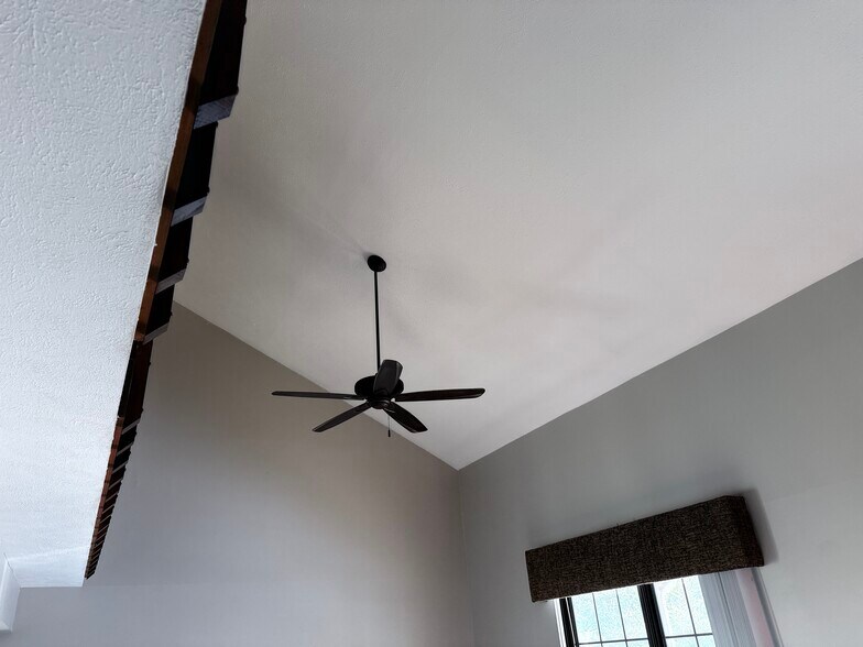 Building Photo - 1492 Sanzon Dr