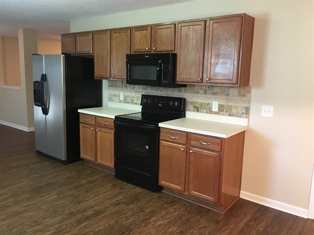 Building Photo - 1 Holly Springs Cir