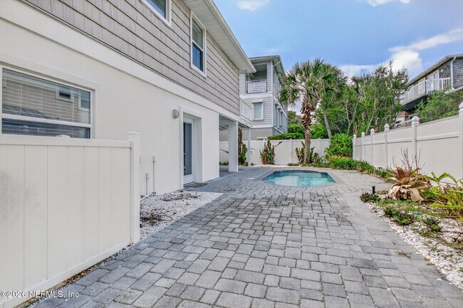 Building Photo - 1766 Beach Ave