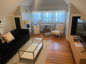 Building Photo - 449 Richmond Ave