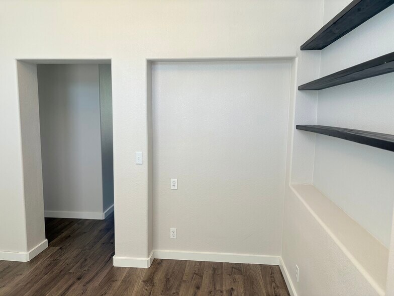 Flex room - 4040 W Hearst Dr