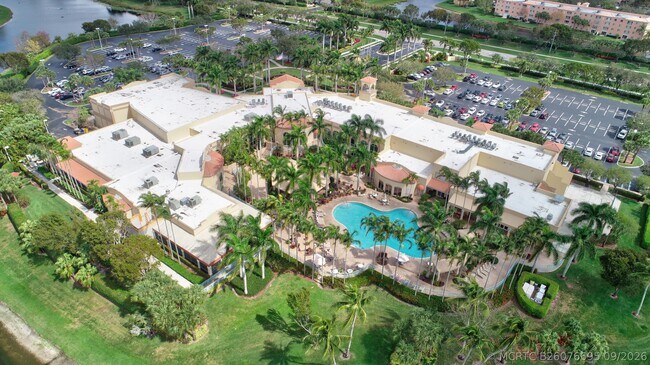 Building Photo - 12418 Crystal Pointe Dr