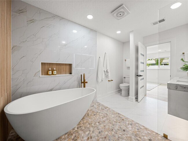 Building Photo - 6709 Cardinal Dr S