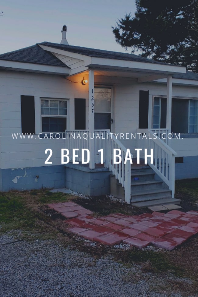 Primary Photo - 2 Bedroom 1 Bath House Henderson NC