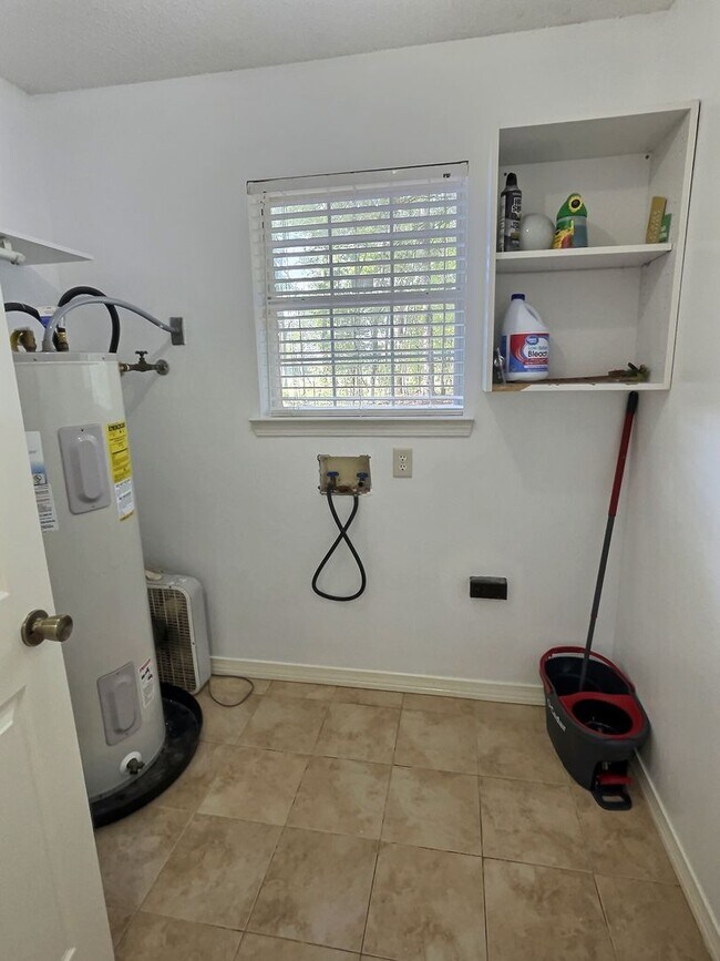 Building Photo - 3-bedroom 2-bathroom home in Vancleave, MS!