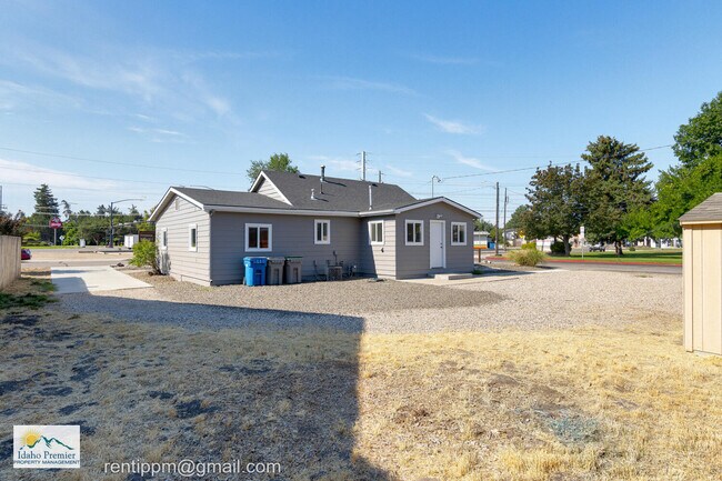 Building Photo - 3710 W Anderson St