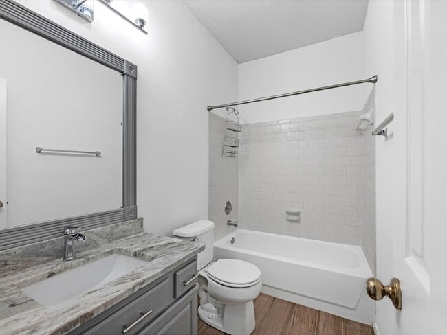 Building Photo - 142 N Magnolia Pond Pl