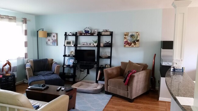 Building Photo - 414 Fairmount Dr