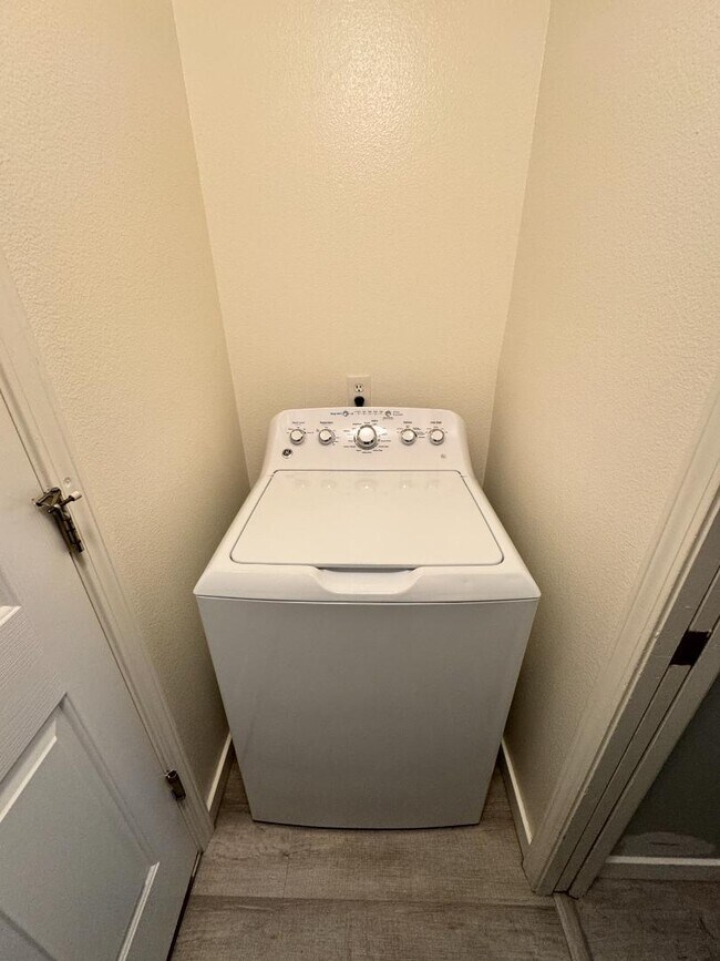 Building Photo - 5561 S Caper Pl