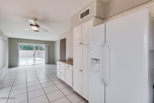 Building Photo - 5520 S Crows Nest Rd