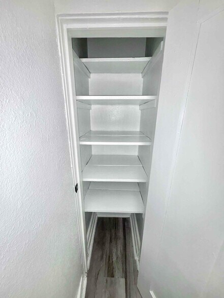 Building Photo - 1211 E 18th Ave