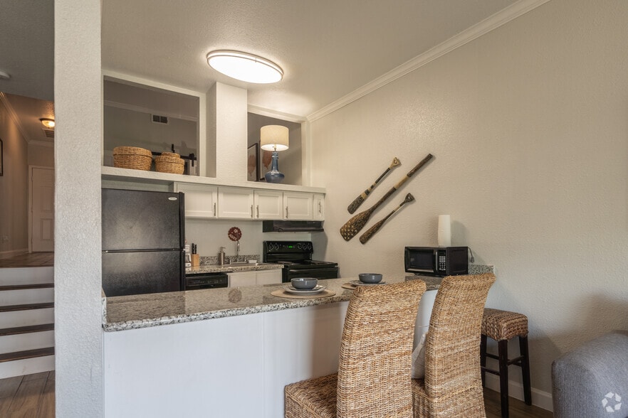 1BR, 1BA - 647SF - Oceanfront Lofts