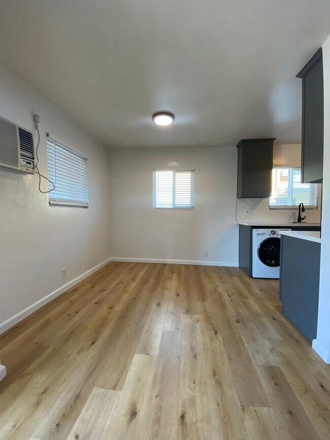 Interior Photo - 6556 Lamirada Ave