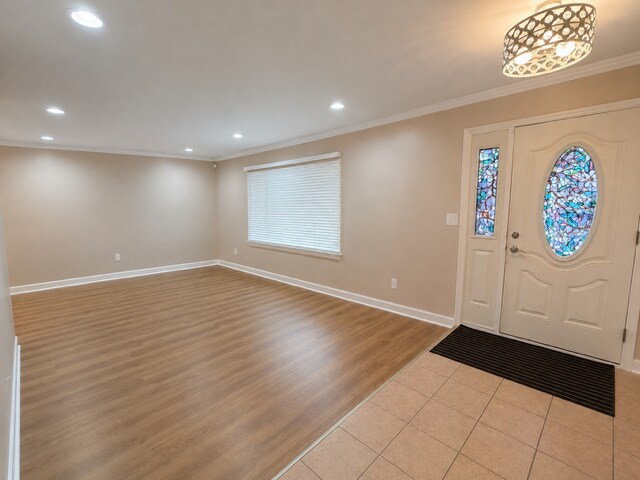 Building Photo - 119 S Elroy Ave