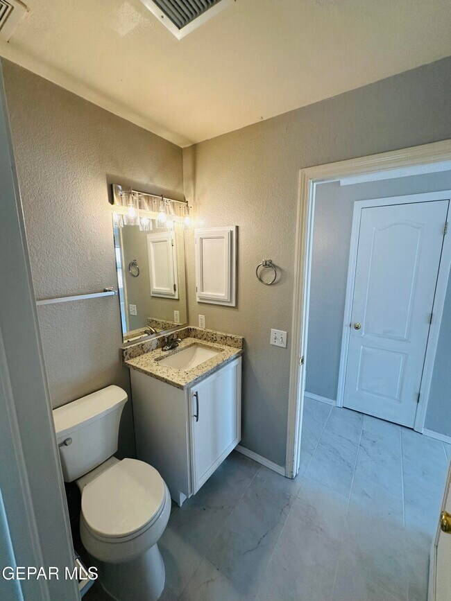 Building Photo - 1634 Via Seca Dr