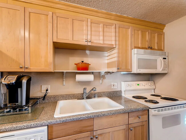 Building Photo - North Washington park one bedroom / one bath Apartment  for rent