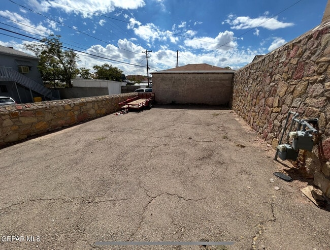 Building Photo - 1722 E Rio Grande Ave
