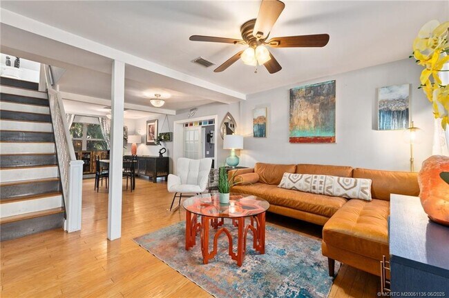 Building Photo - 508 SE Balboa Ave