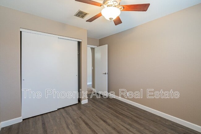Building Photo - 6203 E Grandview St