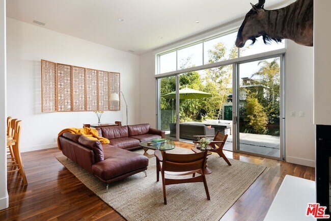 Building Photo - 2217 Grand Canal