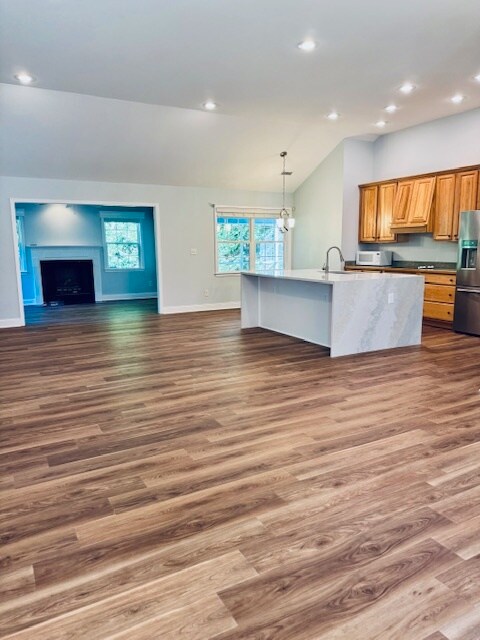 Building Photo - 50 Grove End Rd