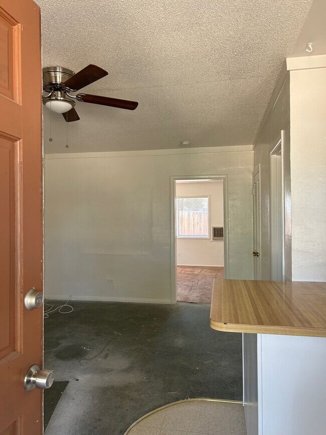 Building Photo - AVAILABLE NOW