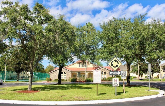 Building Photo - 2780 Club Cortile Cir