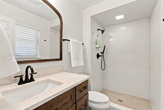 Building Photo - 3901 Quail Hollow Dr