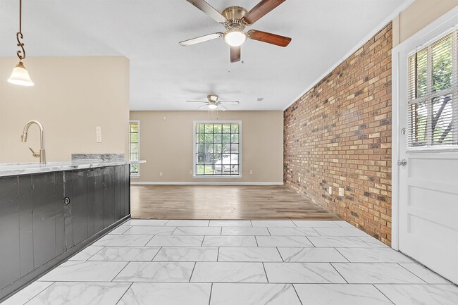 Building Photo - 5304 Haleville Rd