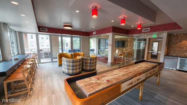 Building Photo - 1911 S Josephine St