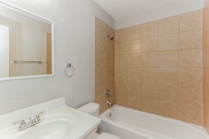 Building Photo - 1331 Glencliff Ct
