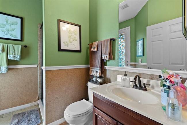 Building Photo - 1352 Oakcrest Ct