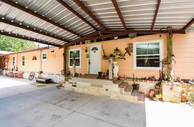 Building Photo - 39551 Donigan Rd