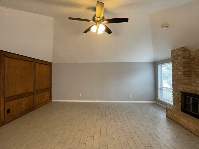 Building Photo - 7918 Midland Forest Dr