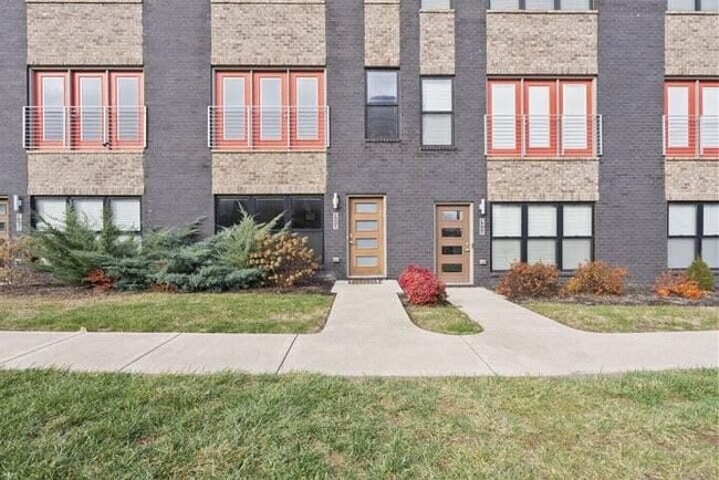 Building Photo - 955 Tarr Trce