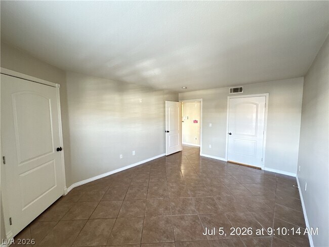 Building Photo - 1150 N Buffalo Dr