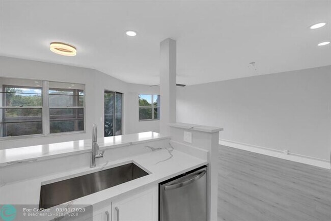 Building Photo - 12600 SW 5th Ct