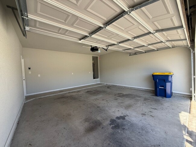 Building Photo - Charming 3-Bedroom Duplex in New Braunfels...