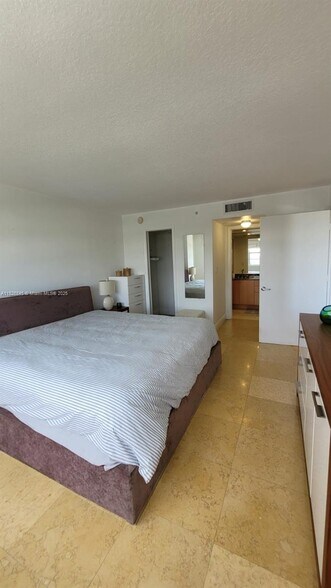 Building Photo - 6917 Collins Ave