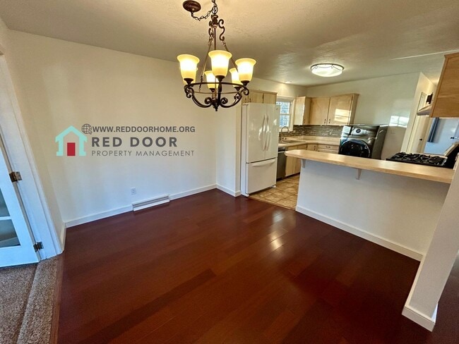 Building Photo - Modern 2 Bed / 1 Bath Duplex | Prime Great Falls Location |