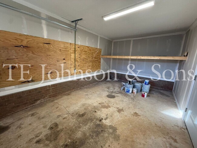 Building Photo - 3826 Barkwood Dr