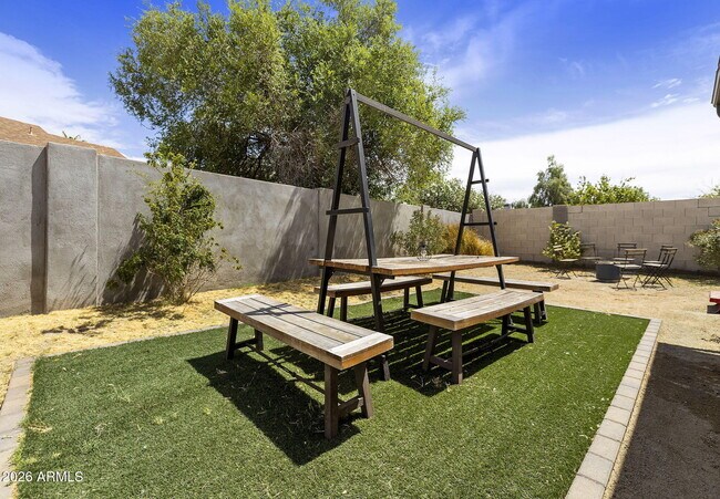 Building Photo - 4768 W Piute Ave