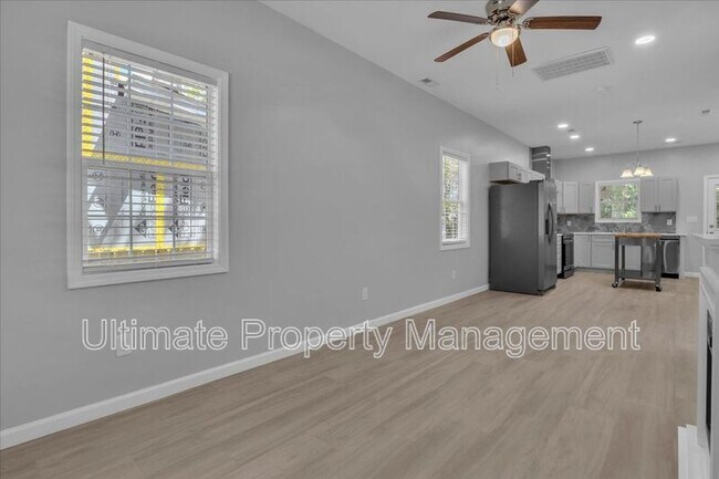 Building Photo - 514 Anderson St