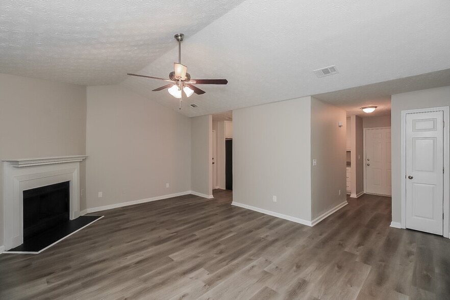 Building Photo - 907 Walnut Creek Ln