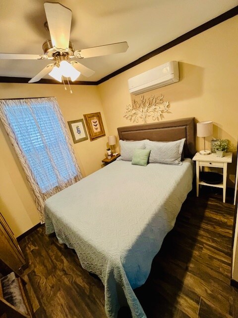 Building Photo - 1183 Lavaca