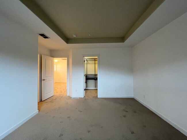 Building Photo - Beautiful 4 Bed, 2.5 Bath Home with Two Car Garage!