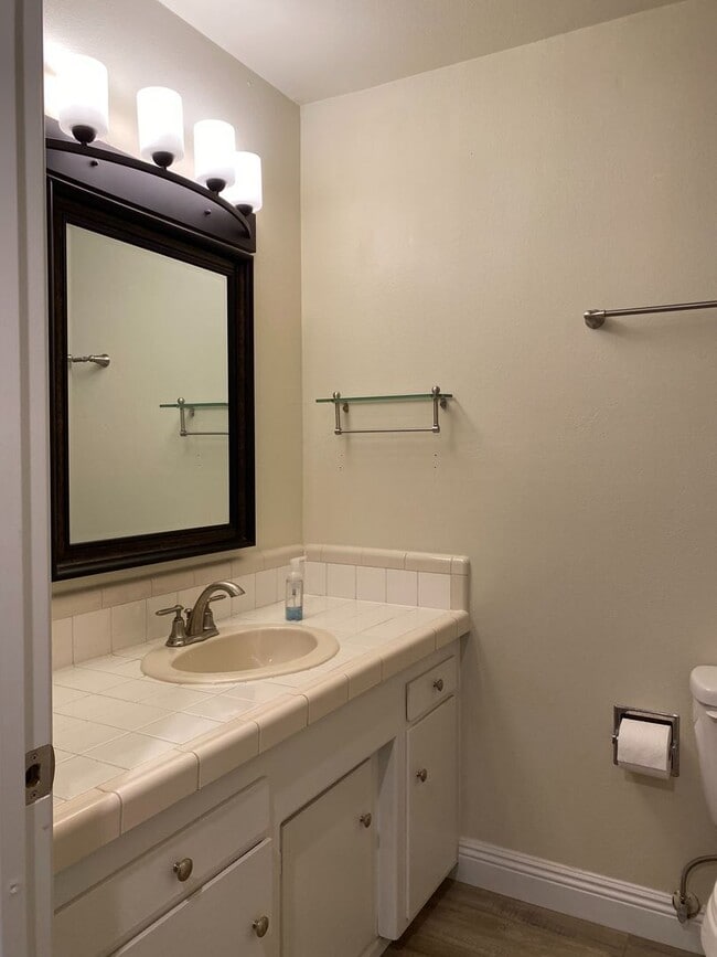 Building Photo - Your Next Chapter Starts Here - Convenient Redding Location!