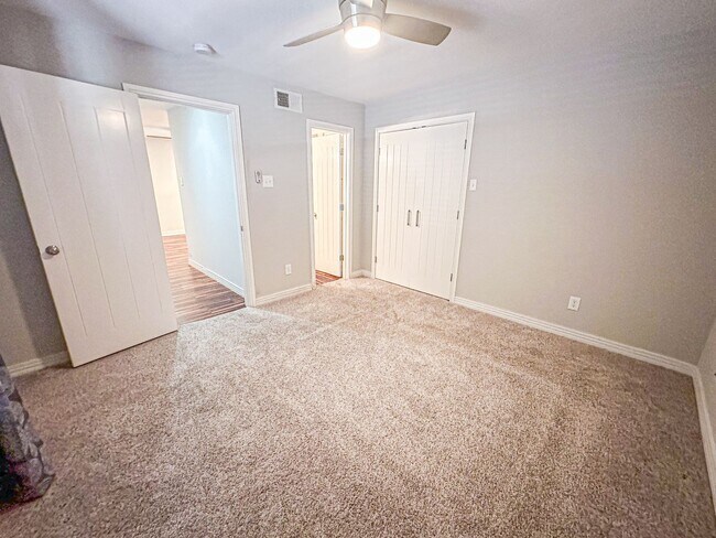 Building Photo - 2-Bedroom, 2-Bathroom Condo at District-12!!