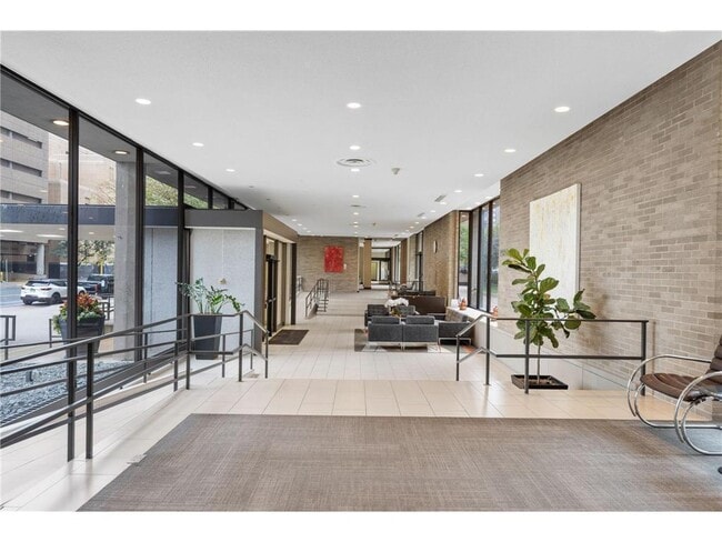 Building Photo - 15 S 1st St