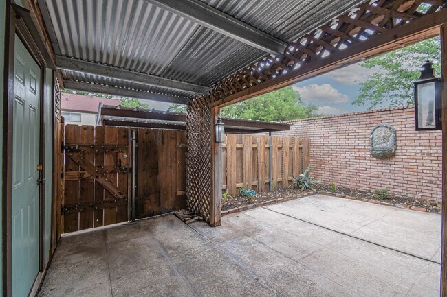 Building Photo - 10502 Hammerly Blvd